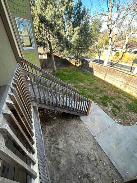 Building Photo - 909 E Uintah St