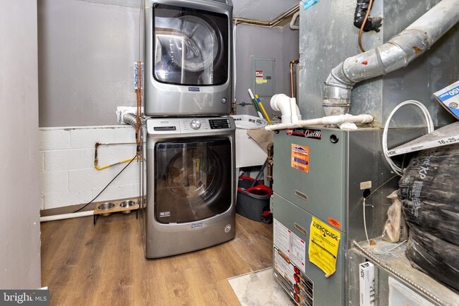 Building Photo - 912 Aston Martin Dr