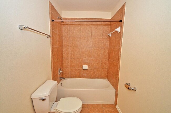 Building Photo - 5327 Stonegate Dr