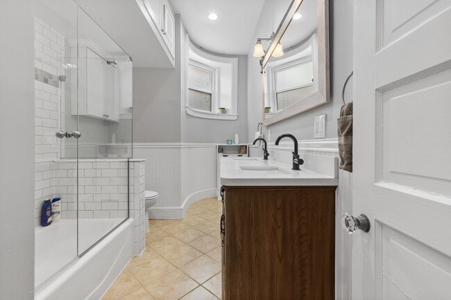 Building Photo - 195 Saint Paul St