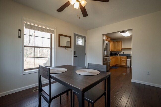 Building Photo - 157 Beaverdam Creek Rd