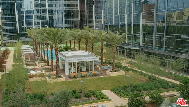 Building Photo - 877 Francisco St