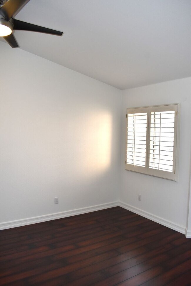 Building Photo - 3 Bedroom 2.5 Bath Townhome in the Knolls- El Cajon