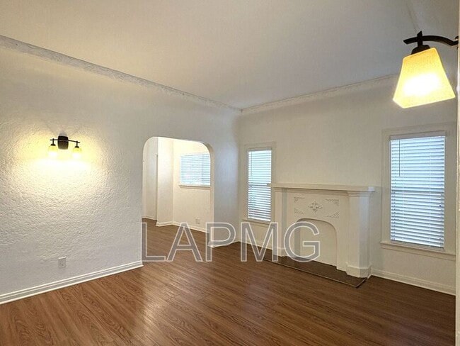 Building Photo - 2751 Pomeroy Ave