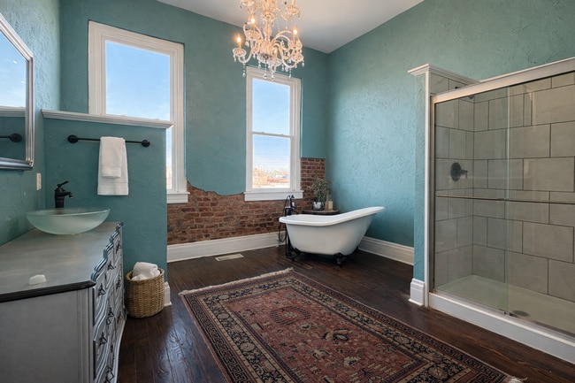 Building Photo - 1116 1/2-208 1/2 E Oklahoma Ave