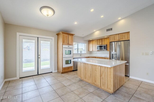Building Photo - 7707 S Kenwood Ln