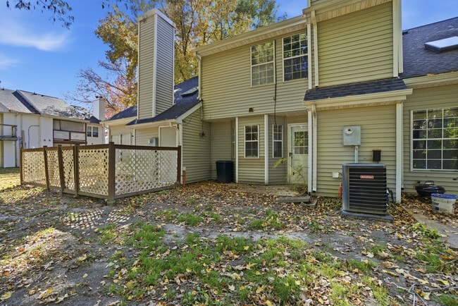 Building Photo - 55 Treasure Key