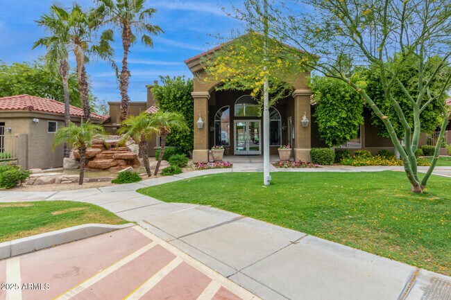 Building Photo - 2929 W Yorkshire Dr