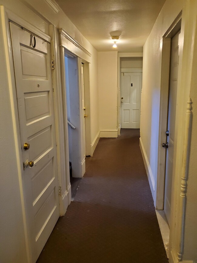 Building Photo - 220 N Prairie Ave