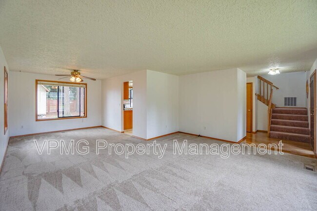 Building Photo - 4017 NE 157th Ave