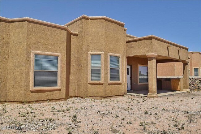 Building Photo - 14016 Rainbow Point Dr