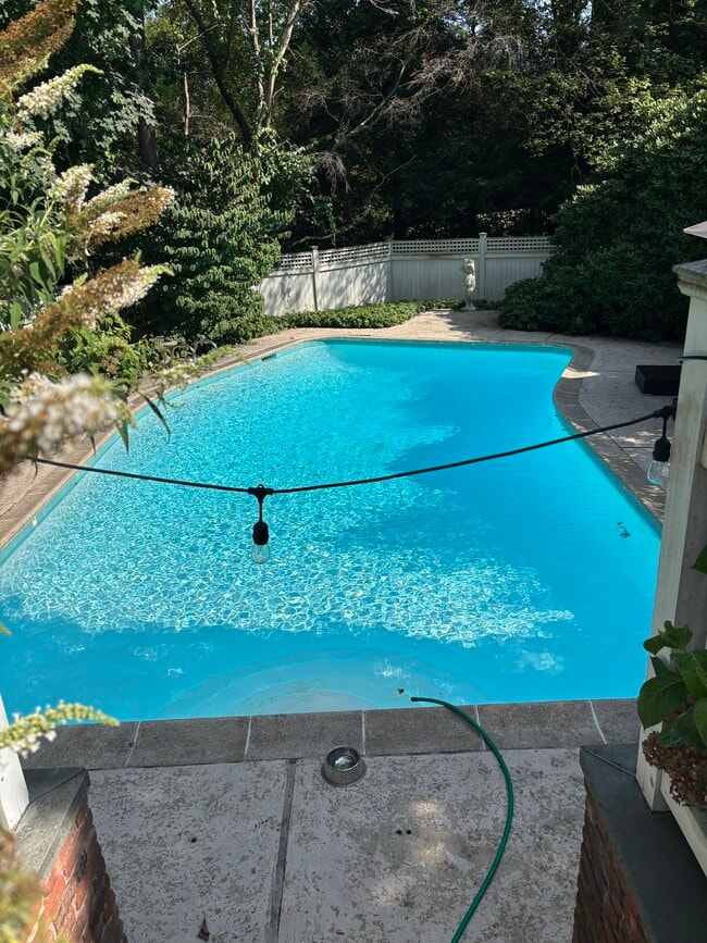 Building Photo - 544 Brookside Rd