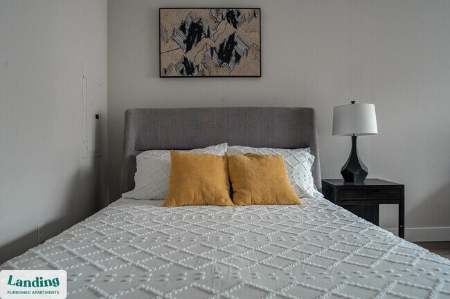 Building Photo - 1999 E Boston St