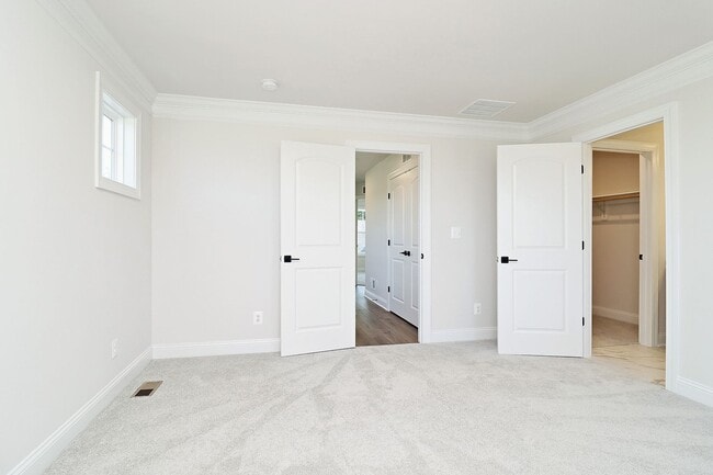 Building Photo - Dog-Friendly Townhome in Dunlora Park