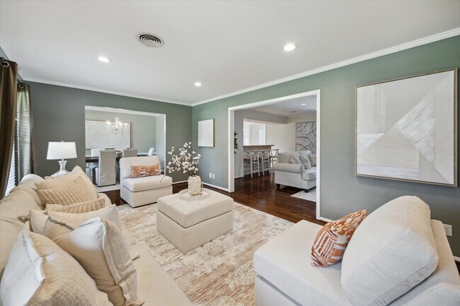 Building Photo - 9222 Bronco Dr