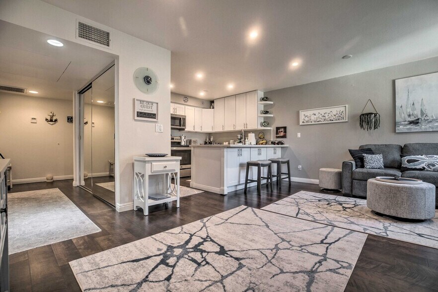 Building Photo - 2628 Worden St