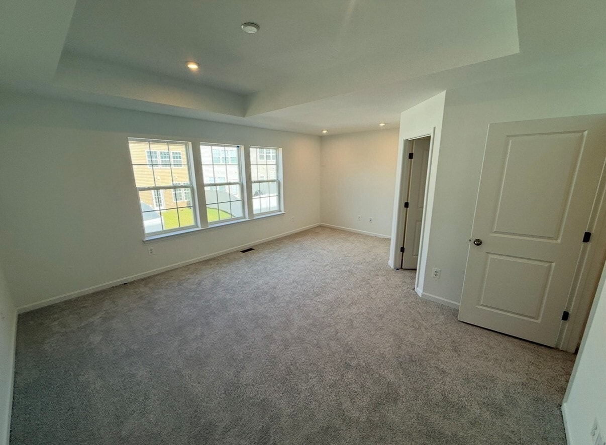 Building Photo - 620 Slick Terrace