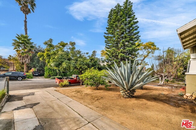 Building Photo - 2014 5th Ave