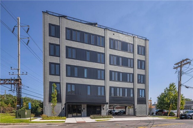 Building Photo - 78 Unquowa Pl
