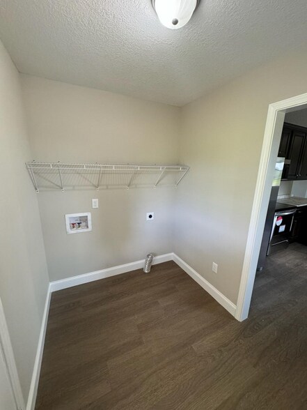 Building Photo - 100 Road 9090 Rd