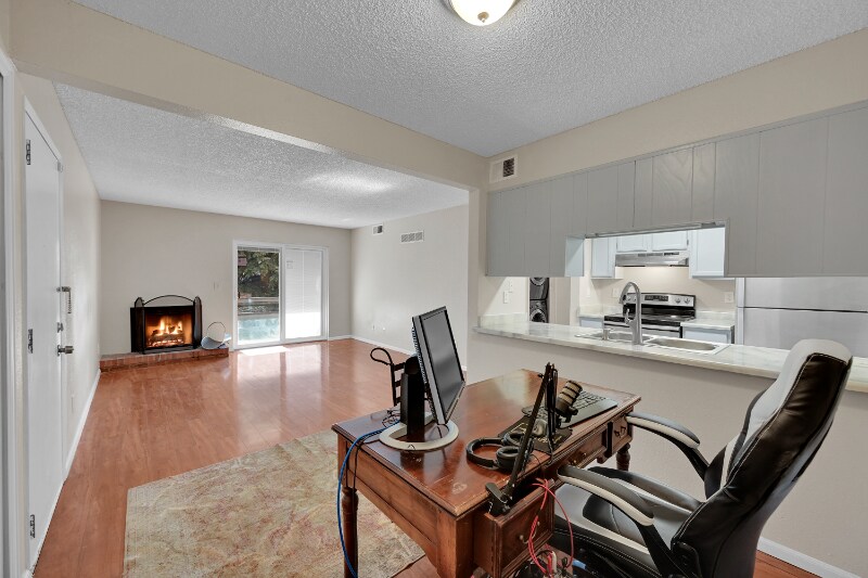 Building Photo - 539 Wright St