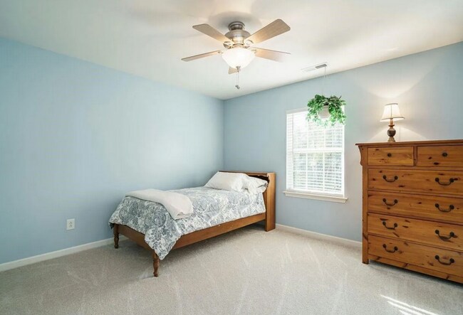 Building Photo - 116 Willow Ridge Dr