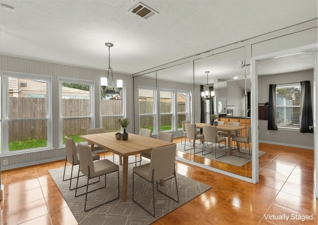 Building Photo - 4214 Fernside Dr