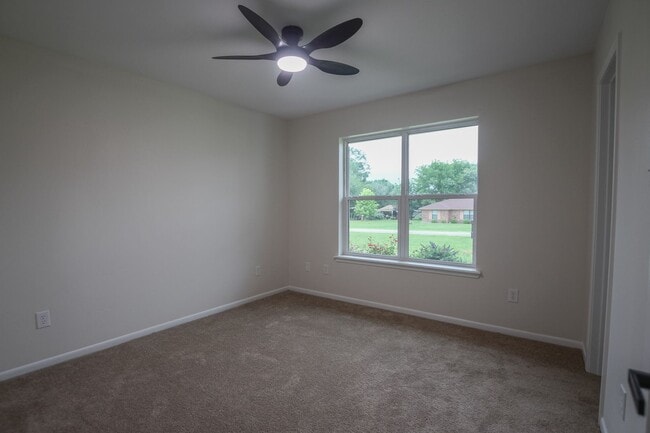 Building Photo - Available Now! Stunning 4 Bedroom 3.5 Bath...