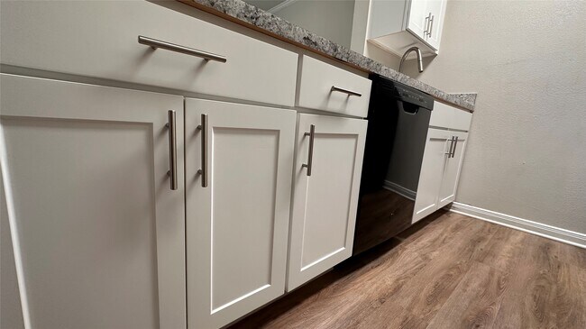 Building Photo - 7315 Brompton St