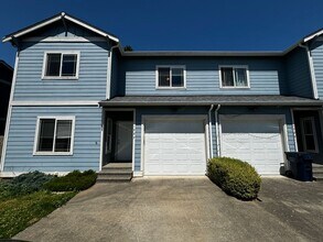Building Photo - 3 Bed 2.5 Bath Lynden Townhome
