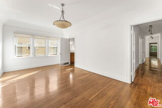 Building Photo - 177 N Sycamore Ave