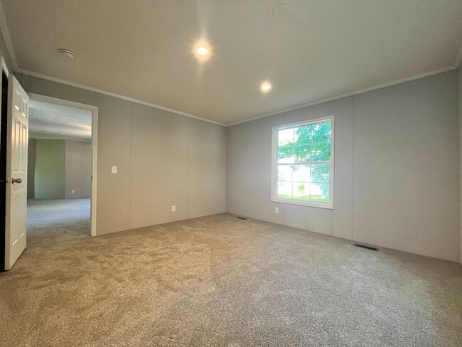 Building Photo - 1607 Delaware Dr