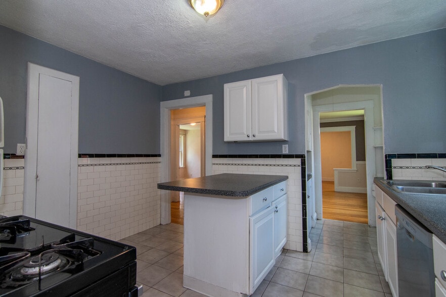 Building Photo - 86 Colborne Rd