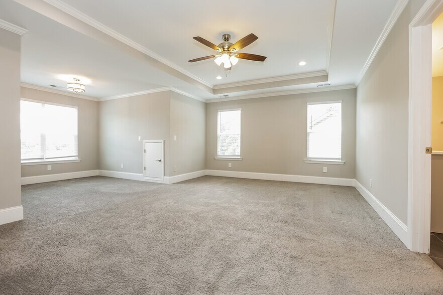 Building Photo - 2105 Brentwood Cove