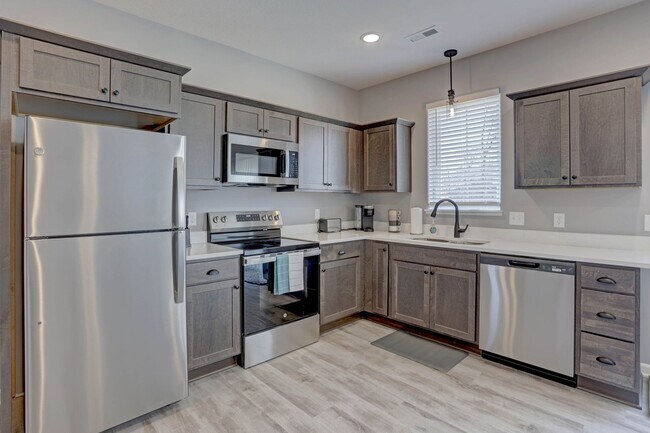 Building Photo - 100 Everglades Trl