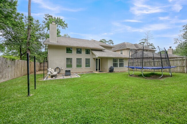 Building Photo - 3215 Canterbury Ln