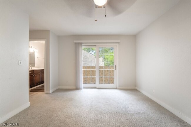 Building Photo - 3949 S Torrey Pines Dr