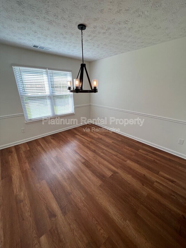 Building Photo - 1097 Yellow River Dr