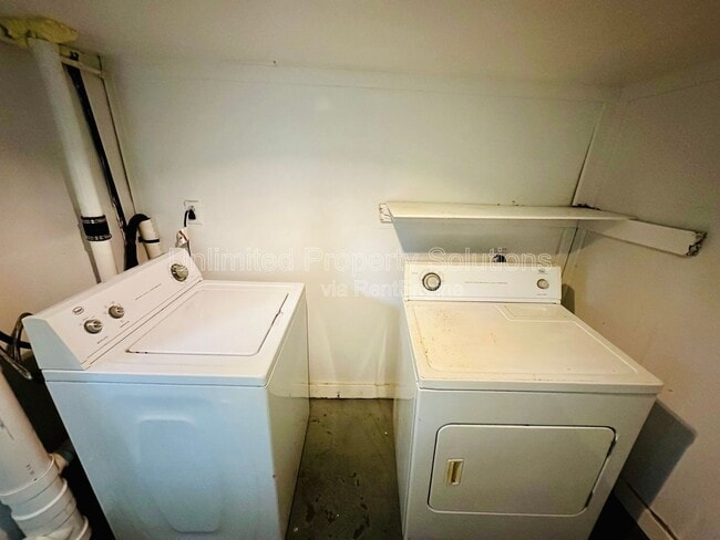 Building Photo - 1722 1/2 Orange St