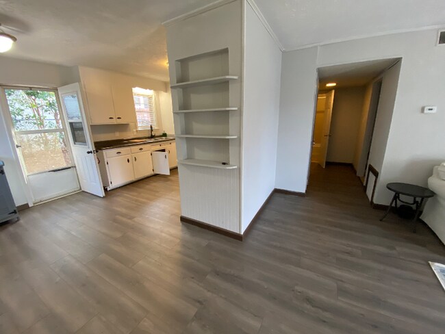 Building Photo - 1829 4th St