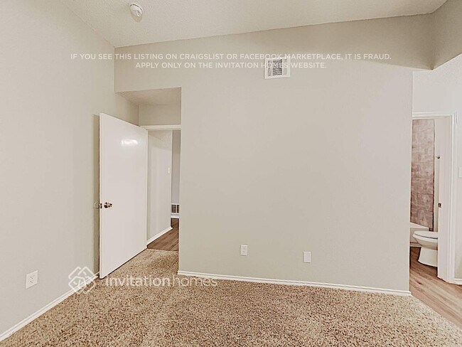 Building Photo - 1213 Colony St