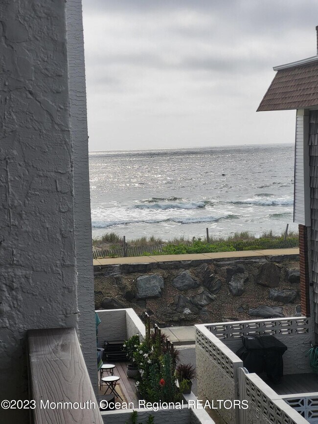 Building Photo - 18 Village Rd