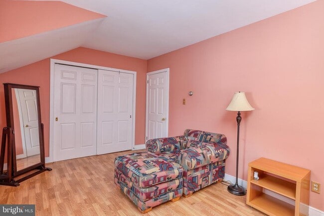 Building Photo - 5496 York Rd.