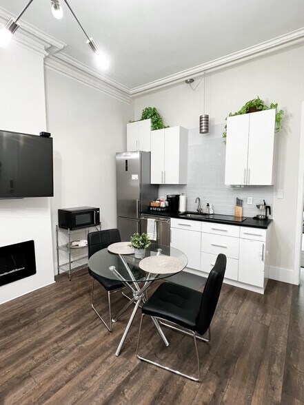 Building Photo - 296 Gates Ave