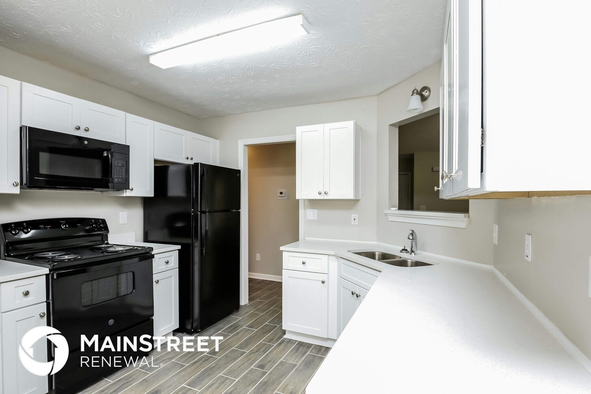 Building Photo - 420 Foxdale Rd