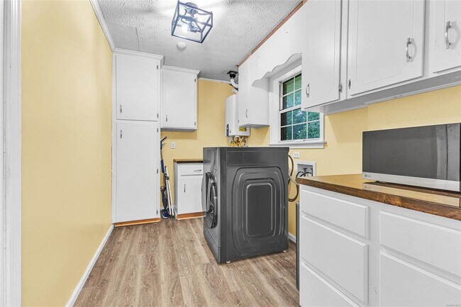 Building Photo - 140 Livingston Cir