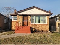 Building Photo - 2130 W 71st Pl