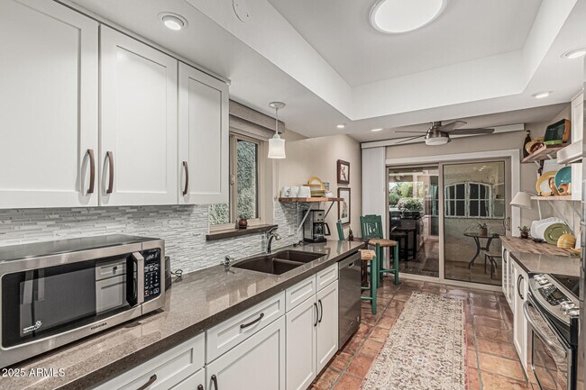 Building Photo - 18718 E Rio Ln