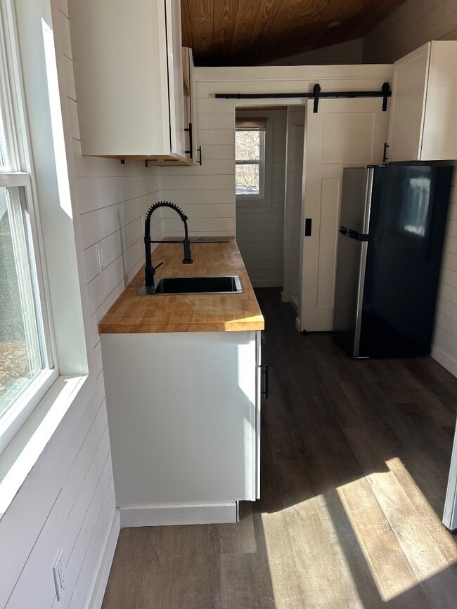 Building Photo - 2015 Union School Rd SW