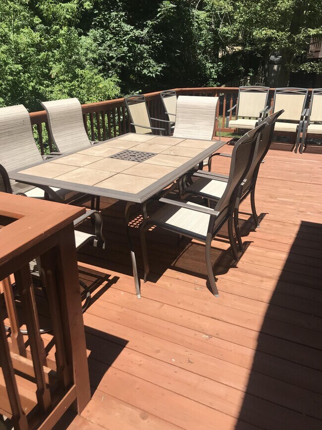 Building Photo - 911 Old Hickory Ln